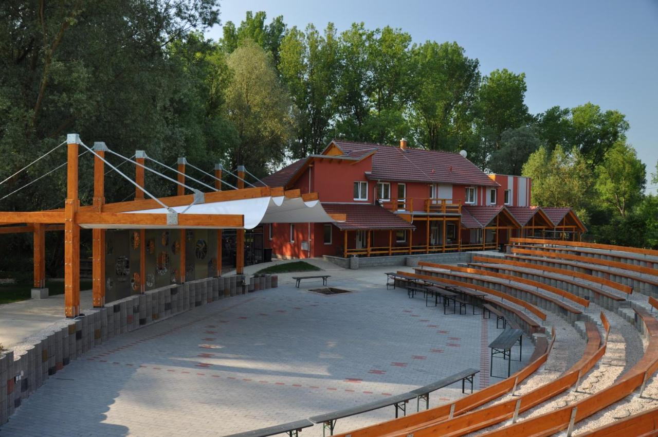 Penzion Amfík Bukovina Popovice  Exterior foto