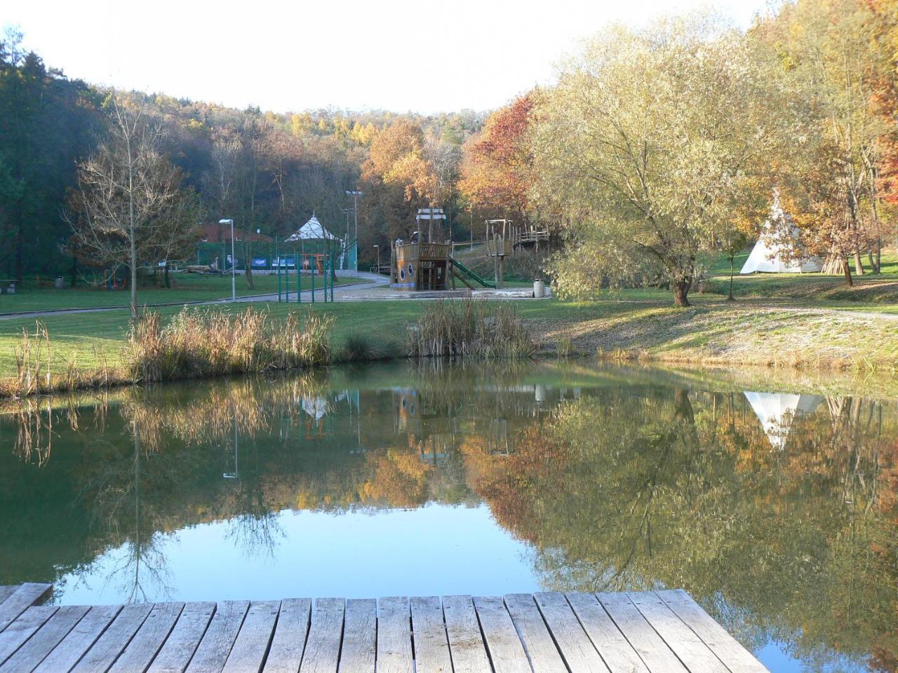 Penzion Amfík Bukovina Popovice  Exterior foto